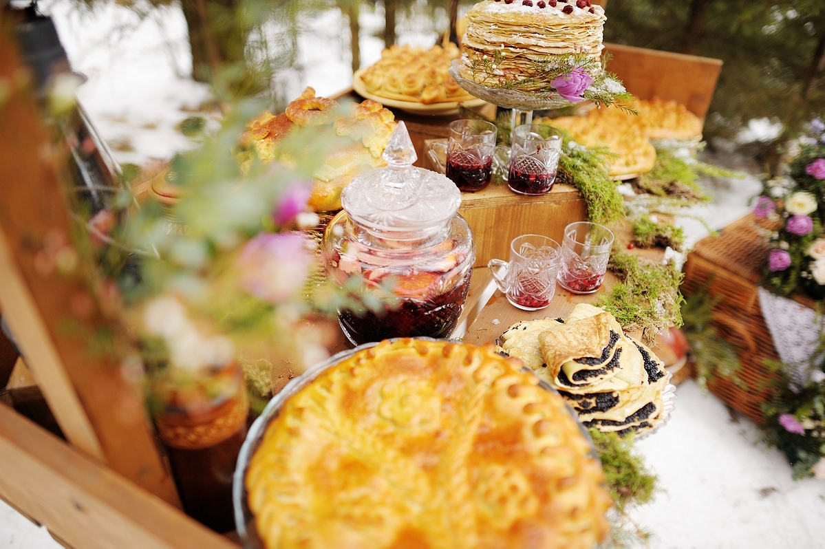 Свадьба в русском народном стиле: свадебный декор блины пироги